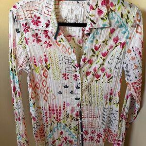 Cinco floral button down blouse.